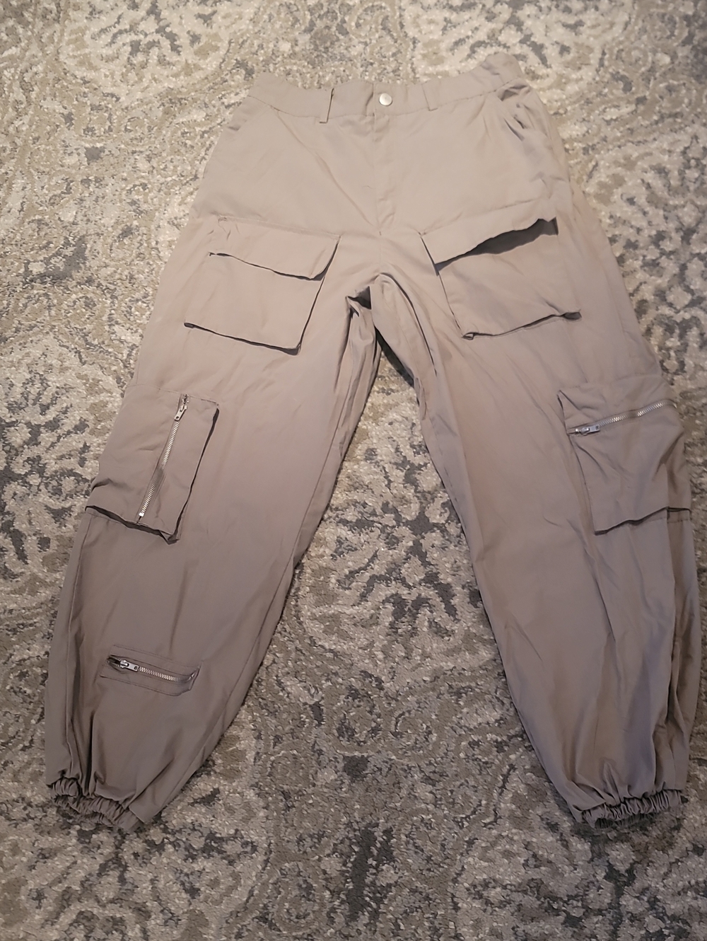 Fashion Nova Women's Cargo Jogger Pants in Light Taupe